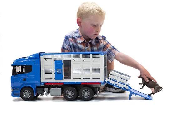 Cattle Transport Truck with 1 Cattle F9681