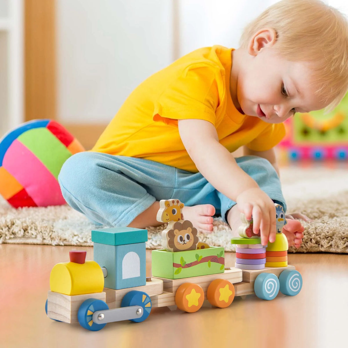 Wooden Stackable Train Set with Animal Toys & Locomotive U28573