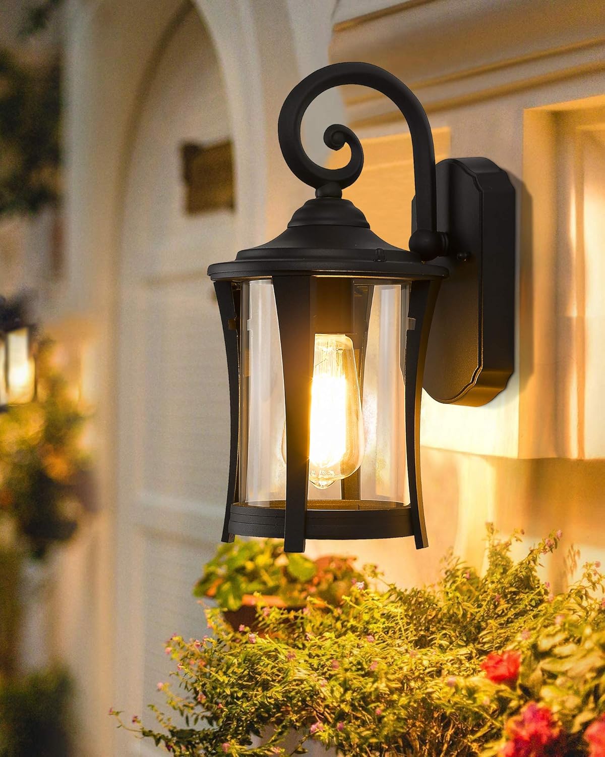 1-Light Matte Black Cast Aluminum Outdoor Wall Light Fixture with Clear Glass Y5978