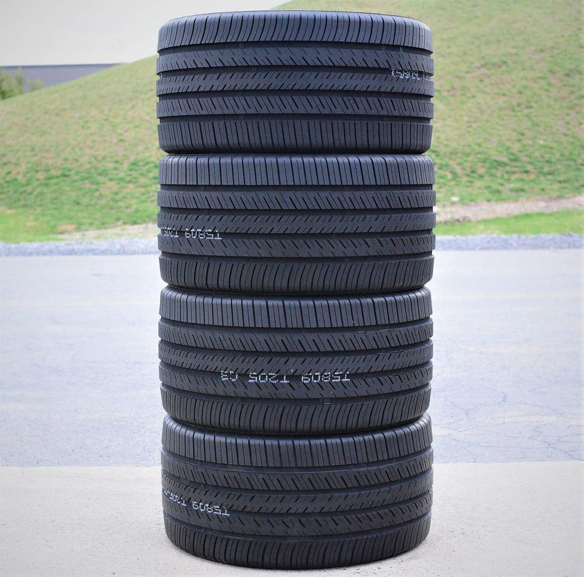 275/25R28 99W XL Ultra-High Performance All Season Tire G642