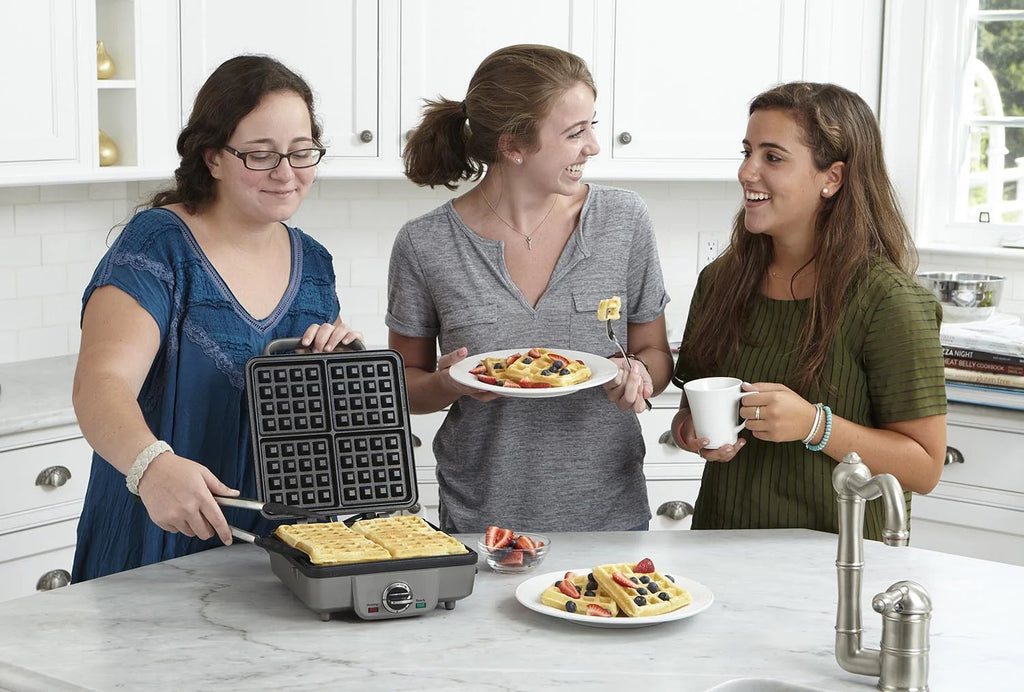 Belgian Waffle Maker with Pancake Plates Silver H5525