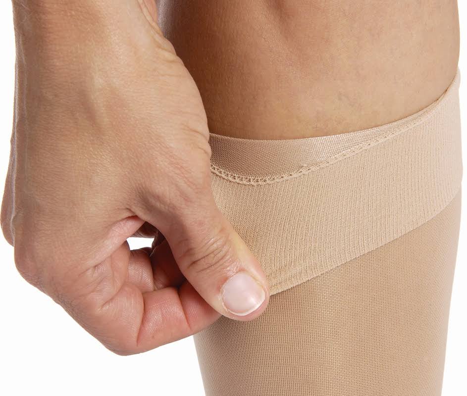 30-40 mmHg Knee High R2088
