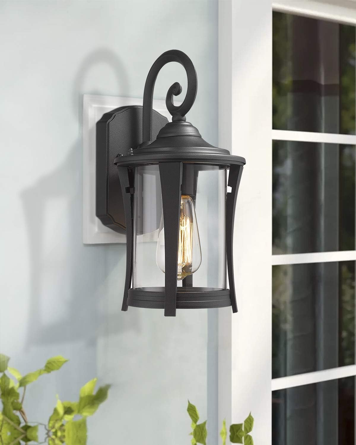 1-Light Matte Black Cast Aluminum Outdoor Wall Light Fixture with Clear Glass Y5978