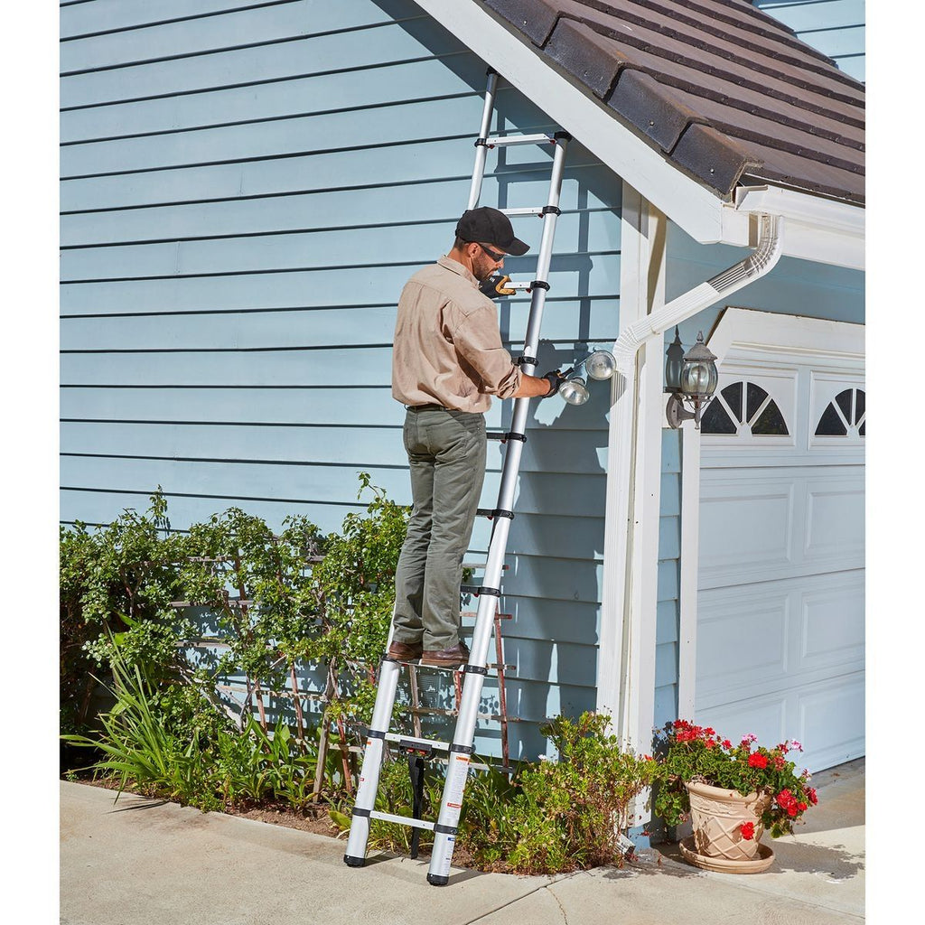 14 ft. 250 lb. Portable Telescoping Ladder O674